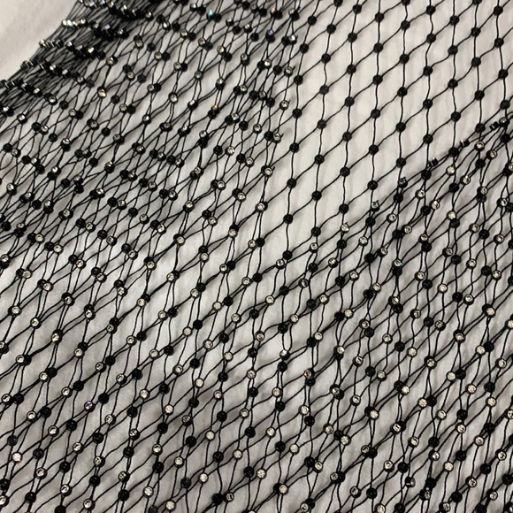Fishnet crystal top V neck - Picture 4 of 5